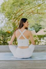 Brassière croisée blanc cassé