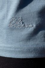 T-shirt bleu corbeau crow pose