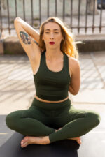 Brassière croisée vert foret kaki