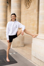 Sweat blanc lotus padmasana