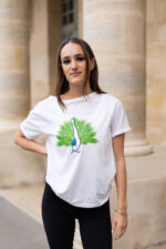 T-shirt blanc paon pincha pose