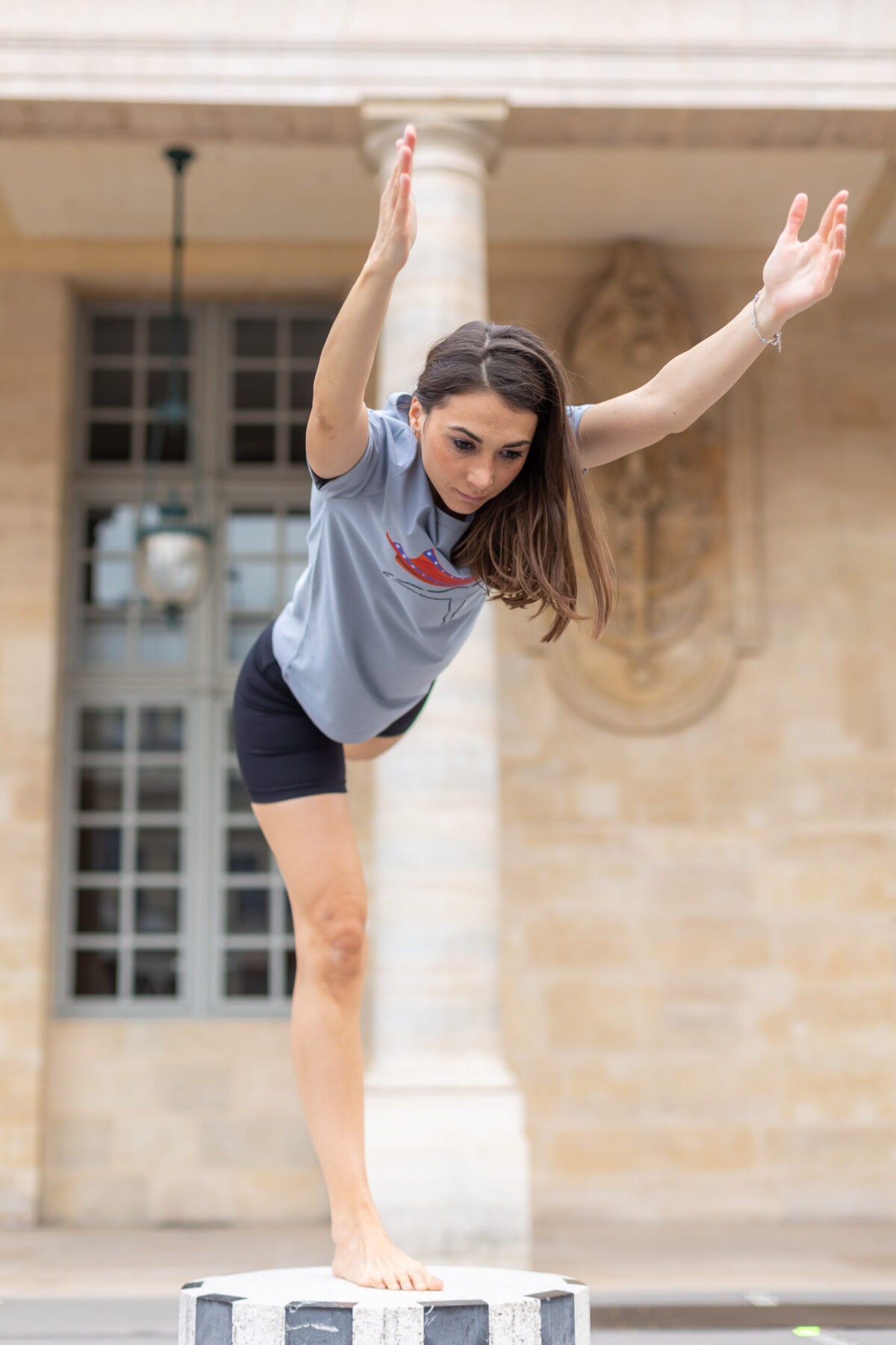 T-shirt gris Super Woman Guerrier 3