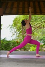 Brassière asymétrique magenta